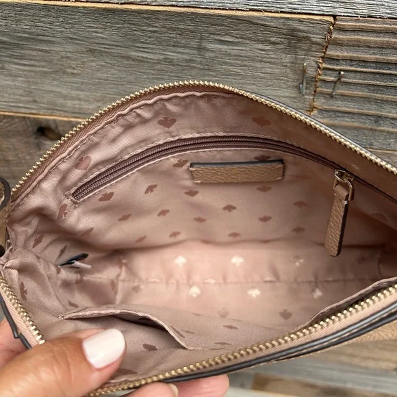 Kate Spade crossbody bag with adjustable strap in good condition - Picture 5 of 7